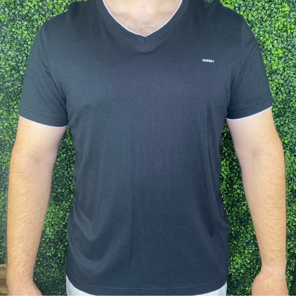 Guess Black Short Sleeve‎ V-Neck Tee nwot - Picture 1 of 5